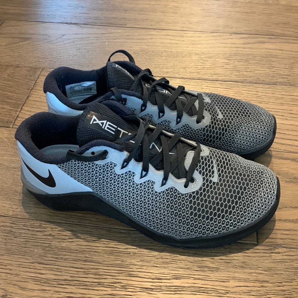 Like new Womens Nike metcon